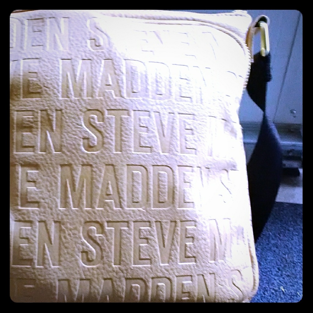 Steve Madden crossbody bag..Brand New!